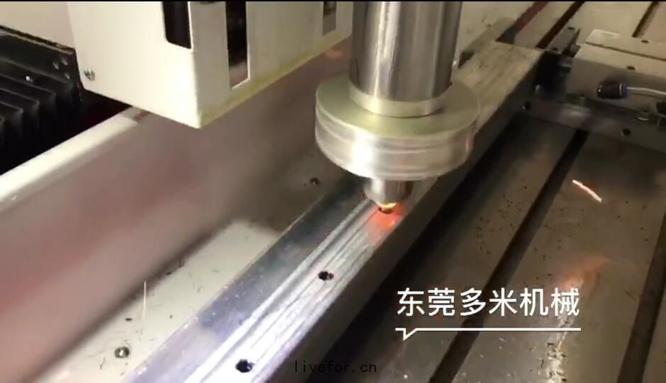 熱熔鑽攻機